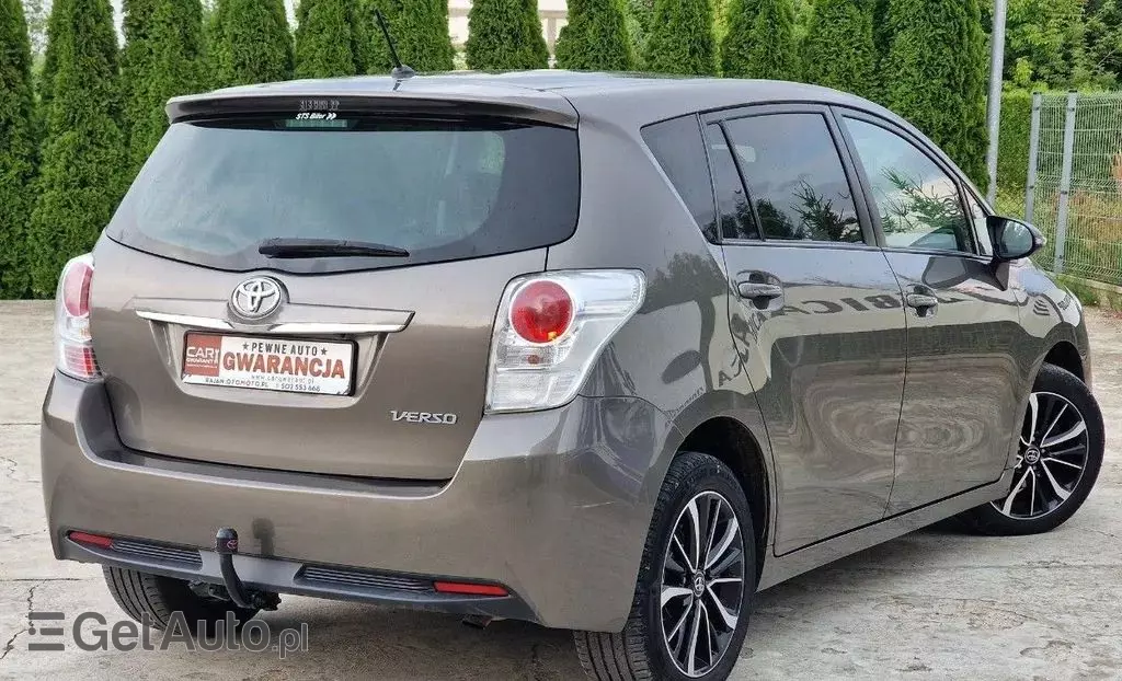 TOYOTA Verso 