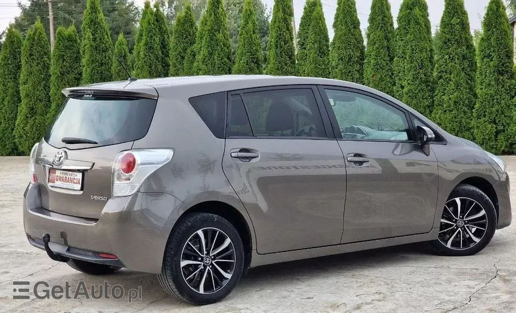TOYOTA Verso 