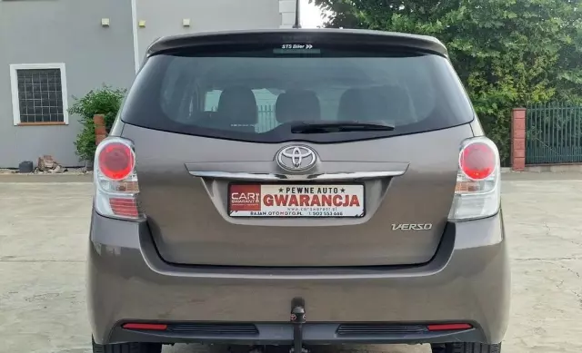 TOYOTA Verso 