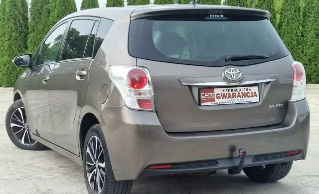 TOYOTA Verso 