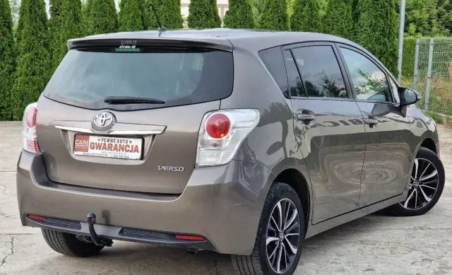 TOYOTA Verso 