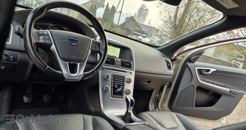 VOLVO XC 60 D4 Drive-E Summum