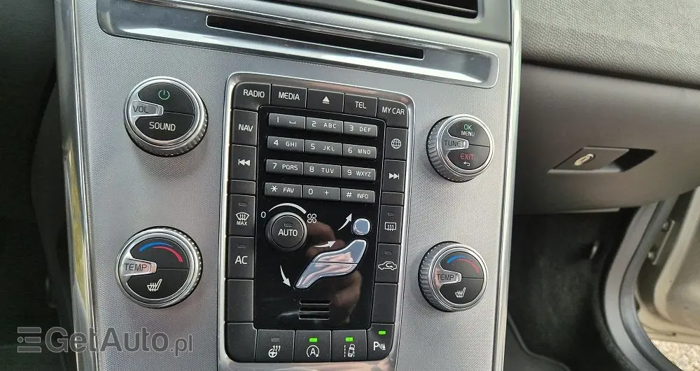 VOLVO XC 60 D4 Drive-E Summum