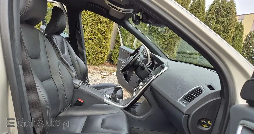 VOLVO XC 60 D4 Drive-E Summum