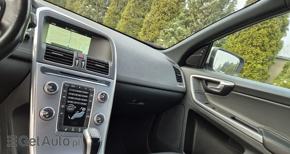 VOLVO XC 60 D4 Drive-E Summum