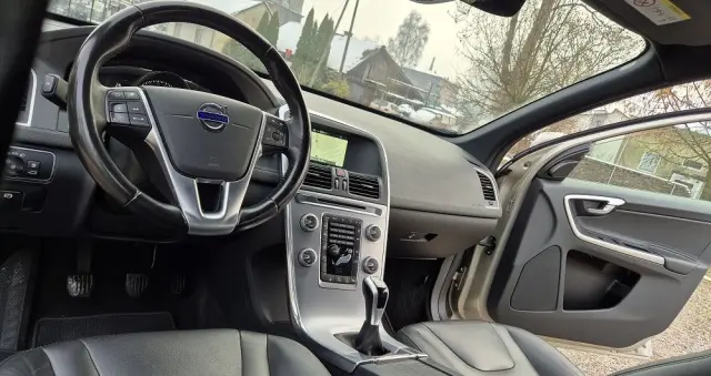 VOLVO XC 60 D4 Drive-E Summum