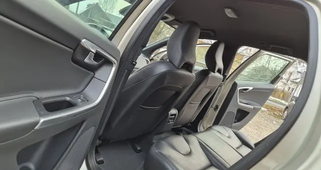 VOLVO XC 60 D4 Drive-E Summum