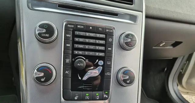 VOLVO XC 60 D4 Drive-E Summum