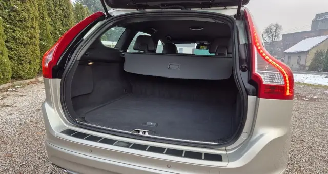 VOLVO XC 60 D4 Drive-E Summum