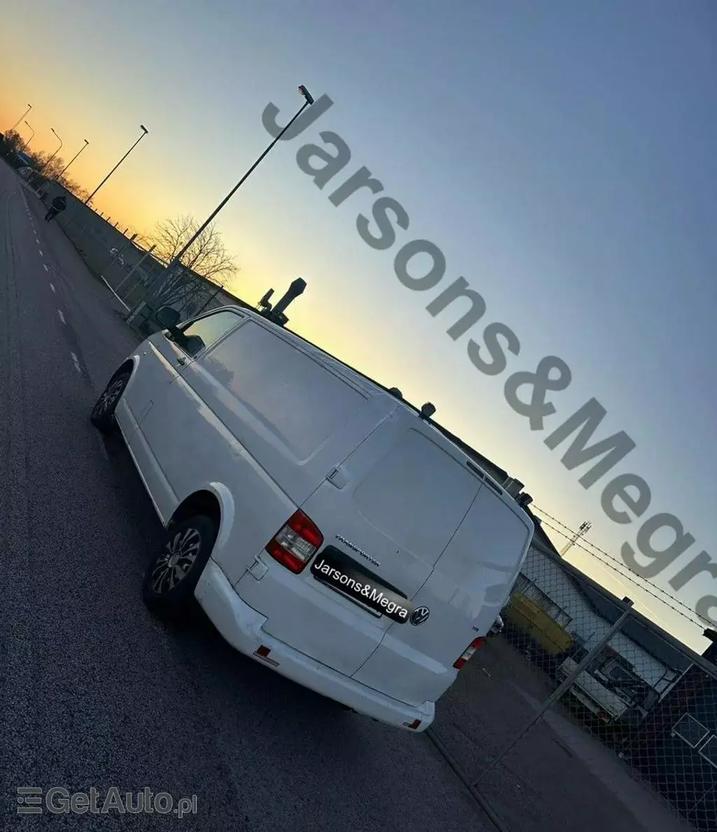 VOLKSWAGEN Transporter 