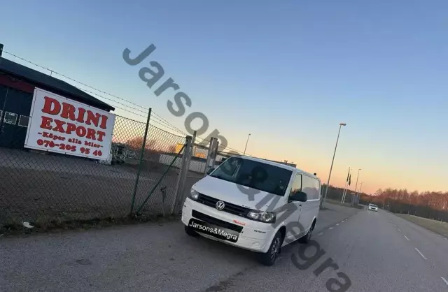VOLKSWAGEN Transporter 