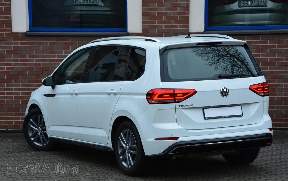 VOLKSWAGEN Touran 