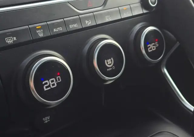 JAGUAR E-Pace D150 AWD