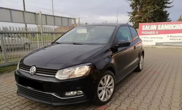 VOLKSWAGEN Polo 