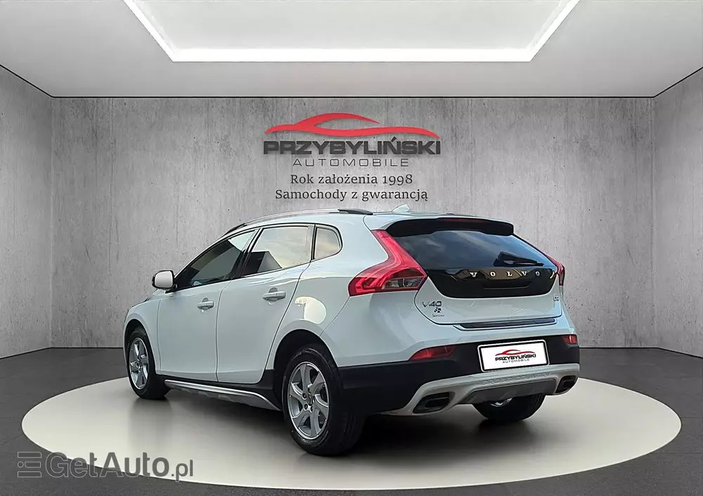 VOLVO V40 Cross Country D2 Momentum