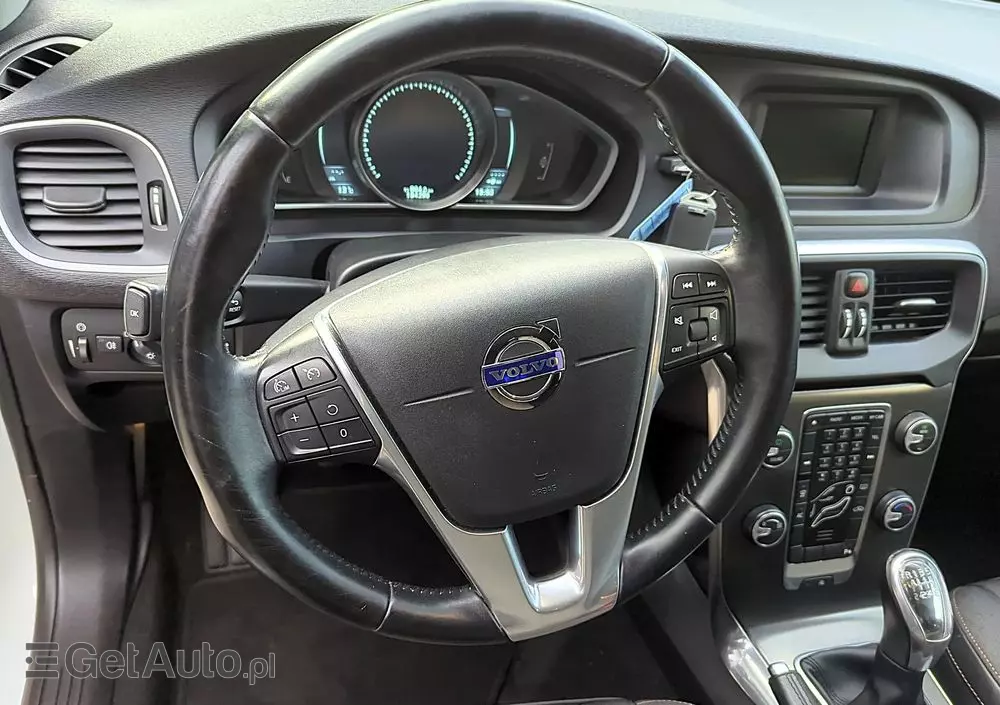 VOLVO V40 Cross Country D2 Momentum