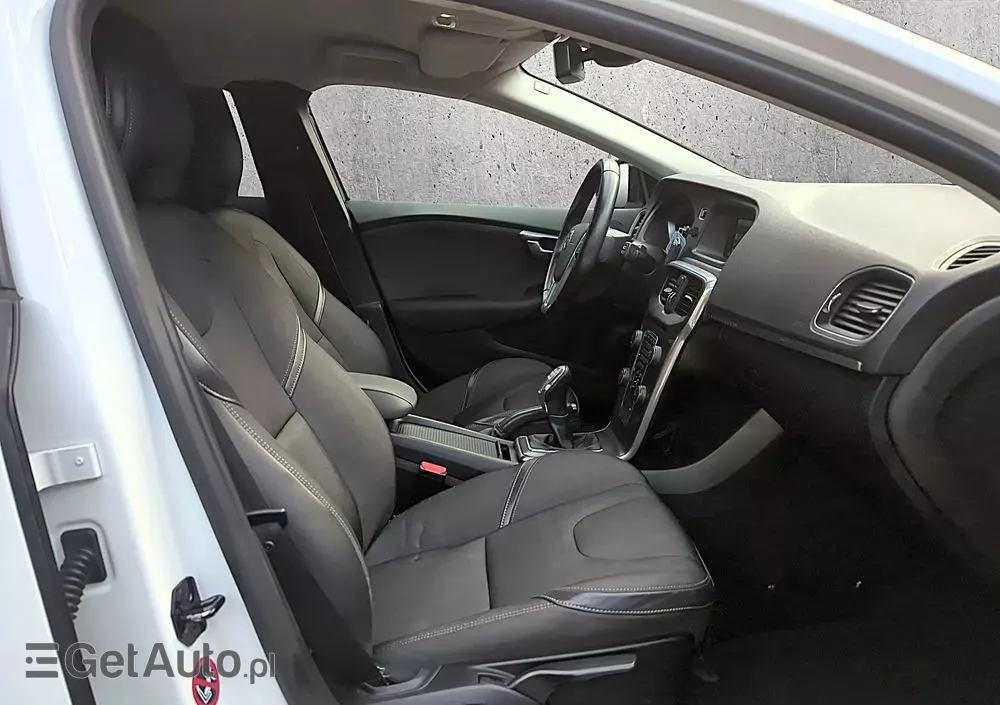 VOLVO V40 Cross Country D2 Momentum