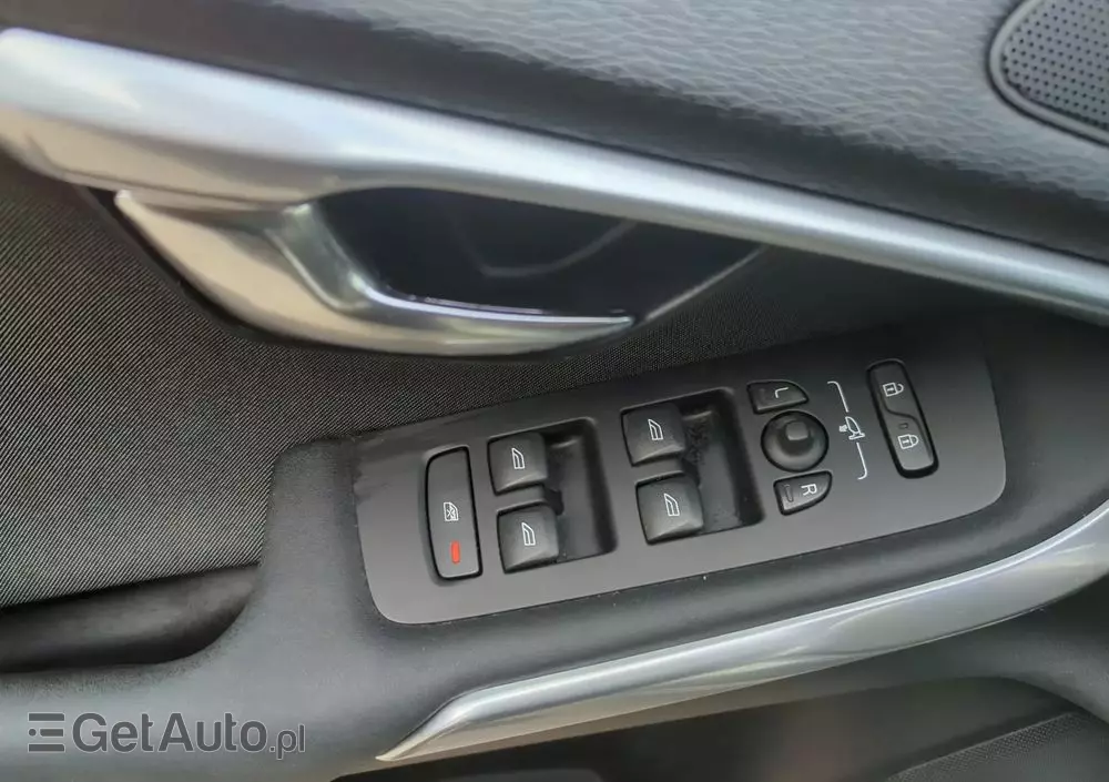 VOLVO V40 Cross Country D2 Momentum