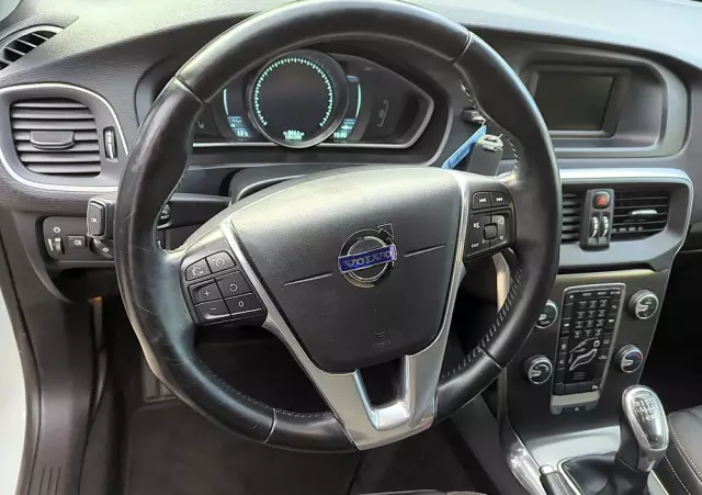 VOLVO V40 Cross Country D2 Momentum