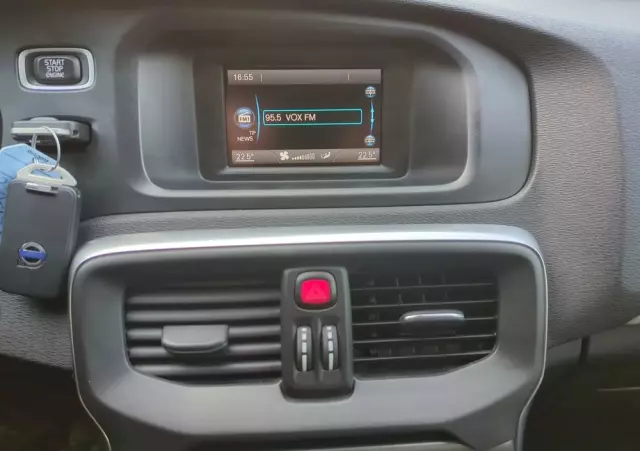 VOLVO V40 Cross Country D2 Momentum