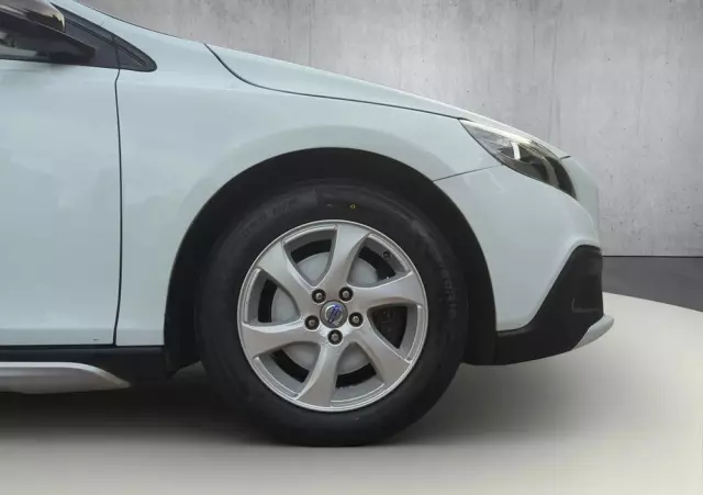 VOLVO V40 Cross Country D2 Momentum