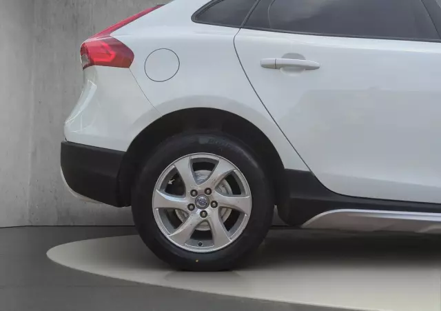 VOLVO V40 Cross Country D2 Momentum