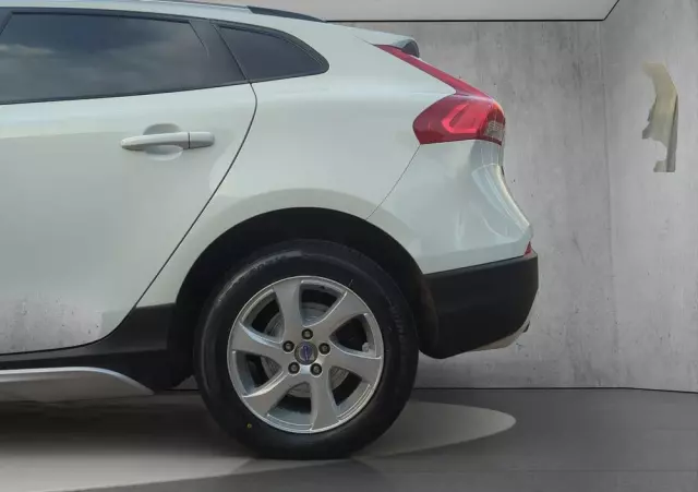 VOLVO V40 Cross Country D2 Momentum