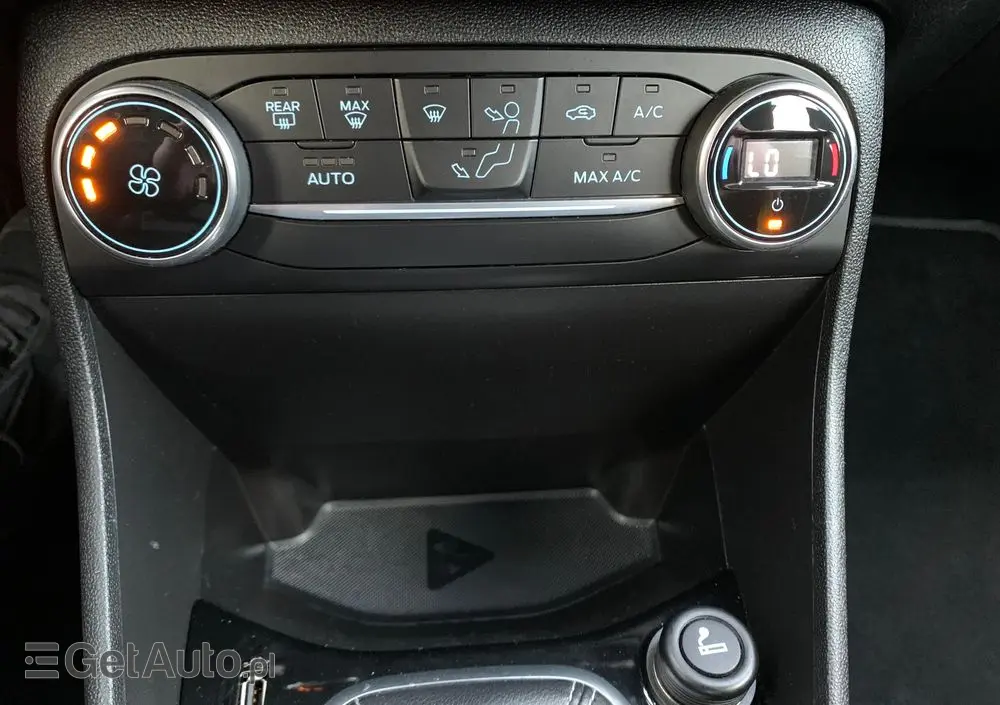 FORD Fiesta 1.0 EcoBoost S&S TITANIUM