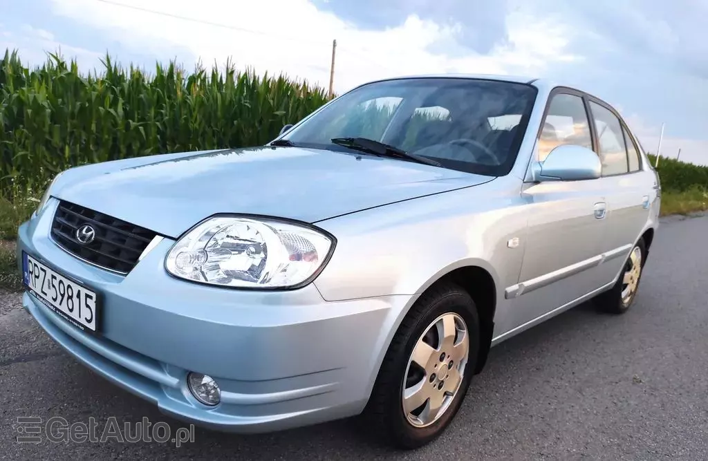 HYUNDAI Accent 