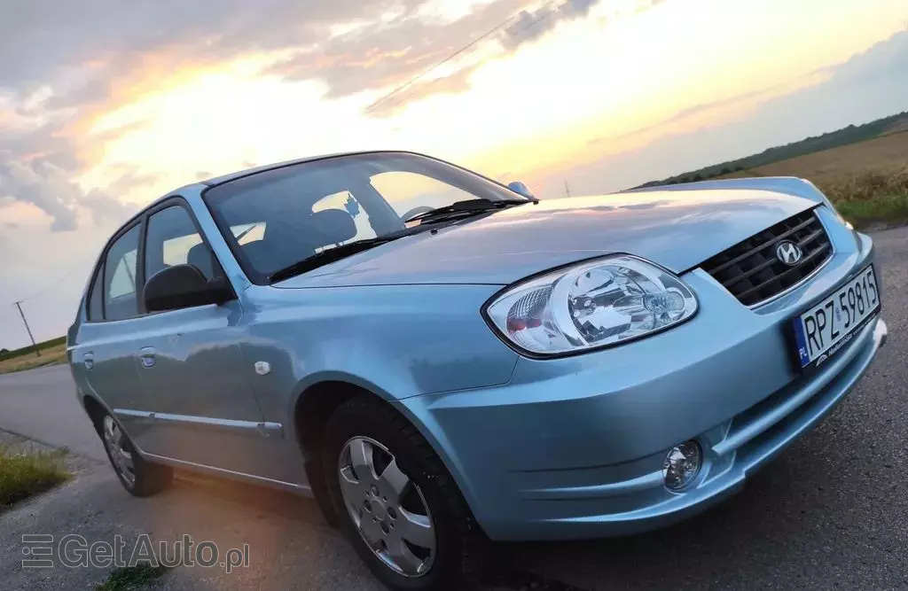 HYUNDAI Accent 
