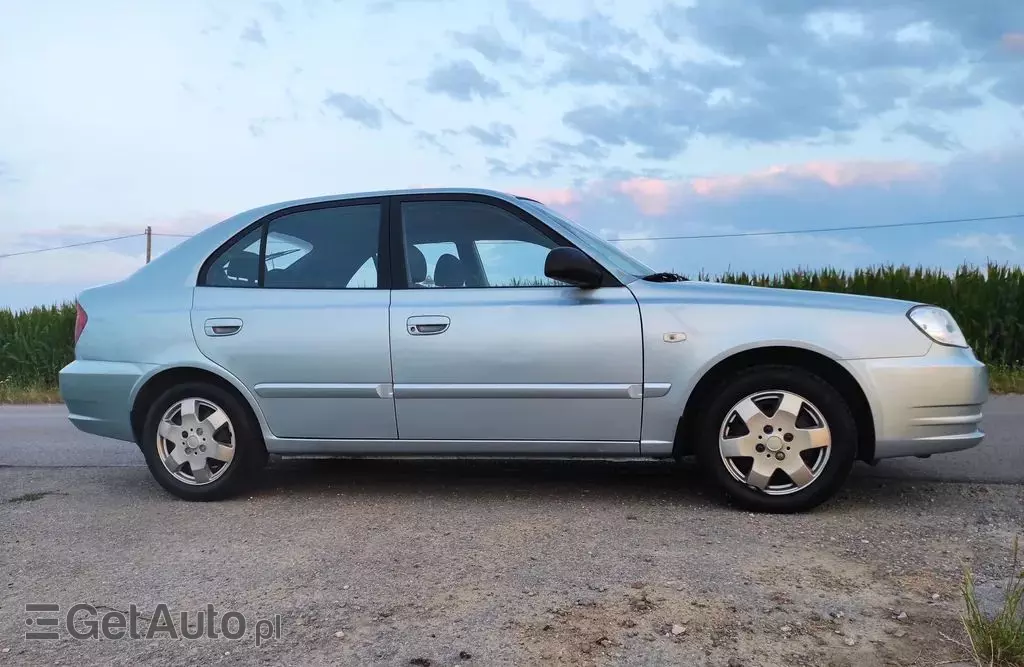 HYUNDAI Accent 