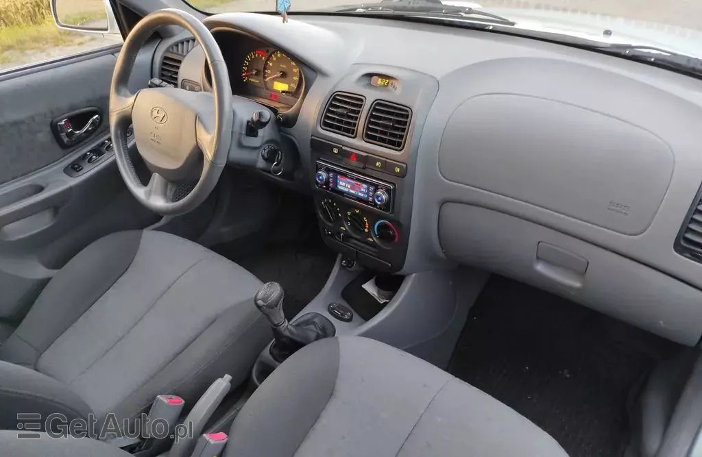 HYUNDAI Accent 