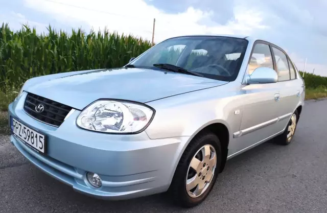HYUNDAI Accent 