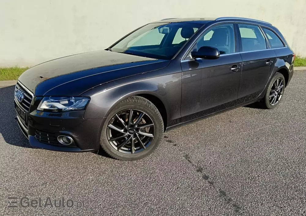 AUDI A4 