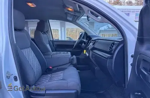 TOYOTA Tundra 