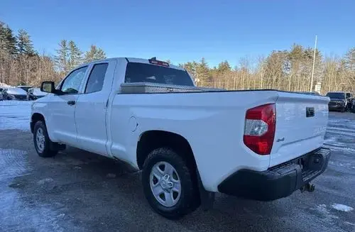 TOYOTA Tundra 