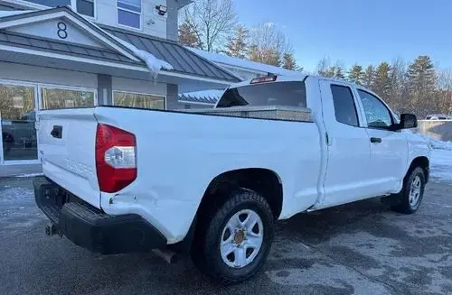 TOYOTA Tundra 