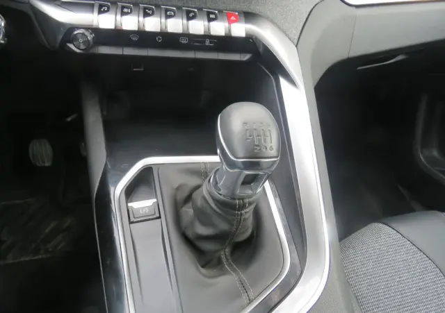 PEUGEOT 3008 BlueHDi 130 Stop & Start Active