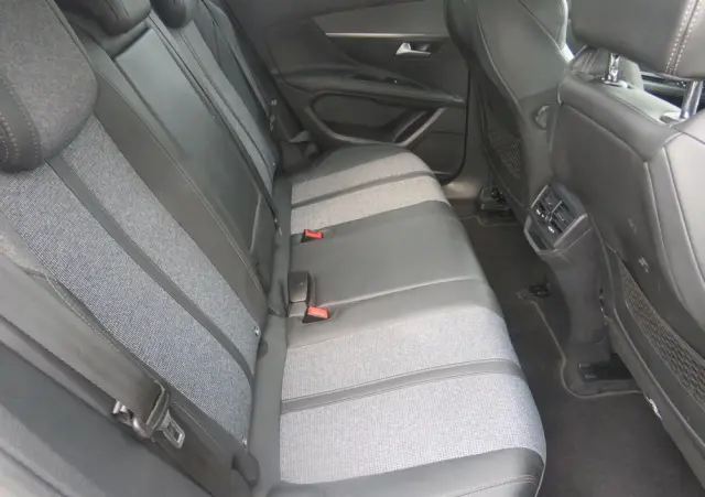 PEUGEOT 3008 BlueHDi 130 Stop & Start Active