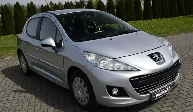 PEUGEOT 207 