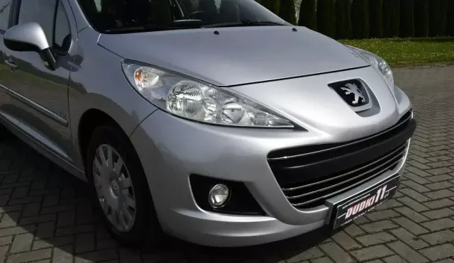 PEUGEOT 207 