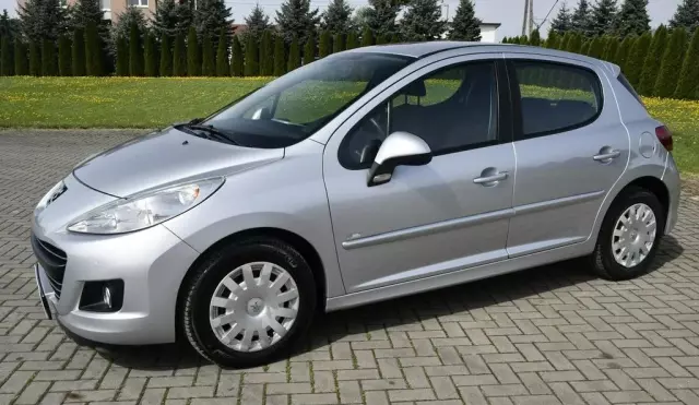 PEUGEOT 207 