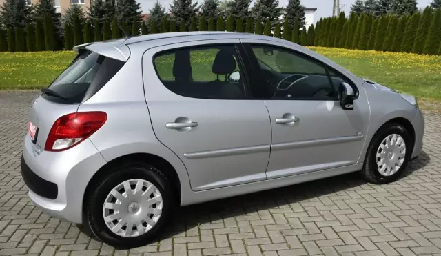 PEUGEOT 207 