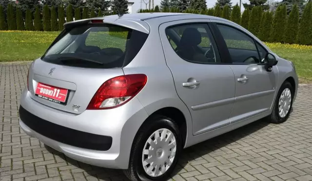 PEUGEOT 207 