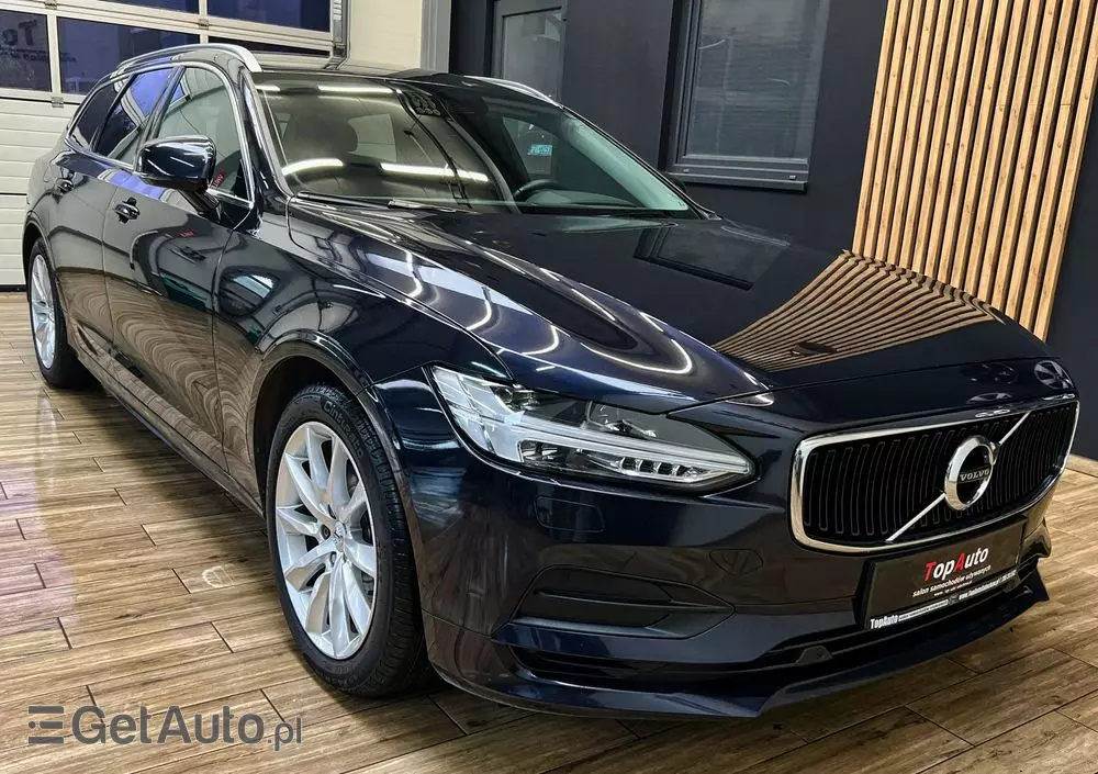 VOLVO V90 D4 Momentum Pro