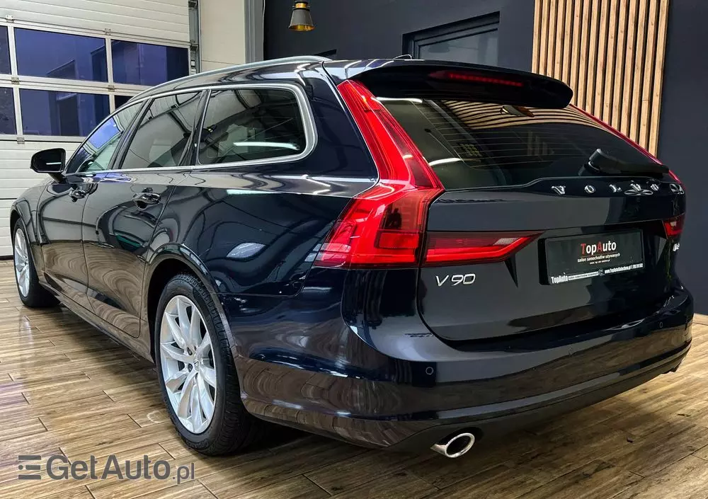 VOLVO V90 D4 Momentum Pro