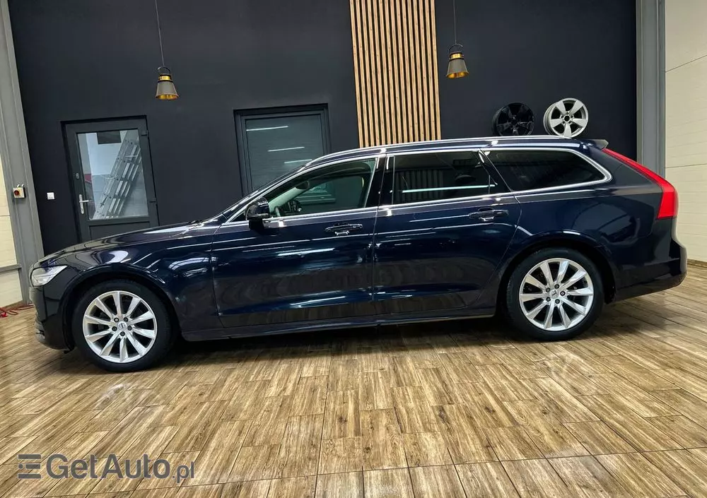 VOLVO V90 D4 Momentum Pro