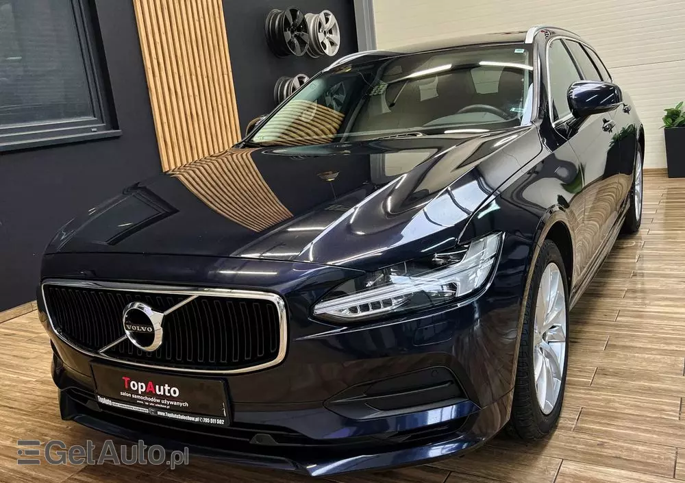 VOLVO V90 D4 Momentum Pro