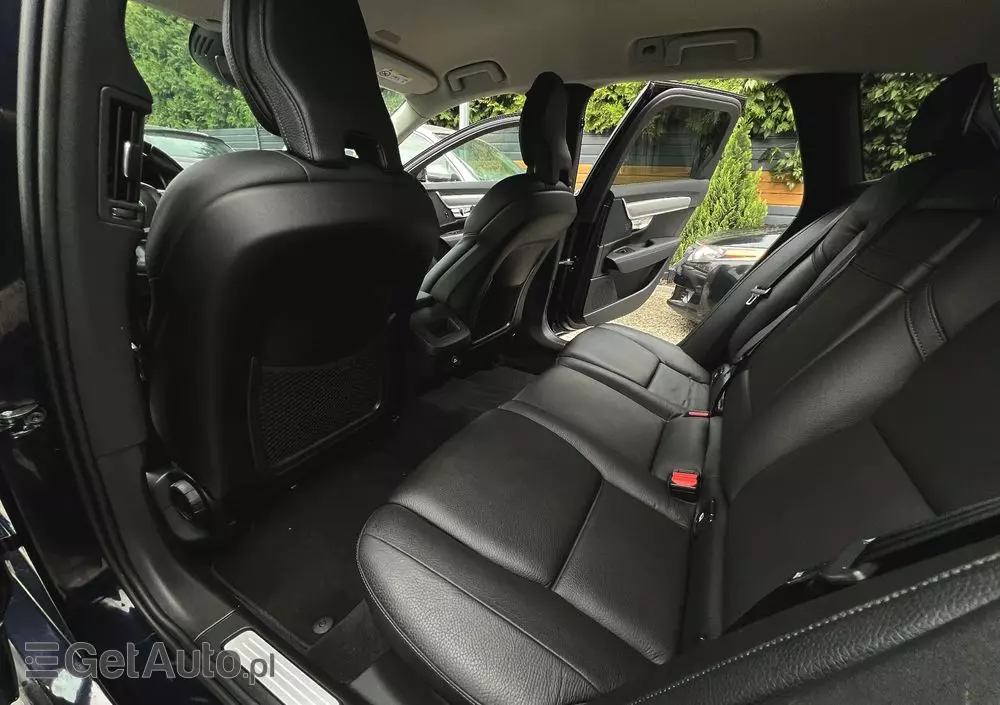 VOLVO V90 D4 Momentum Pro