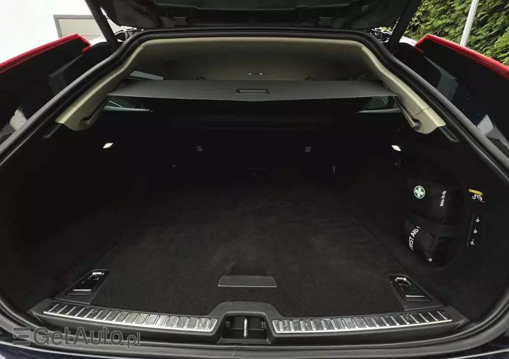 VOLVO V90 D4 Momentum Pro